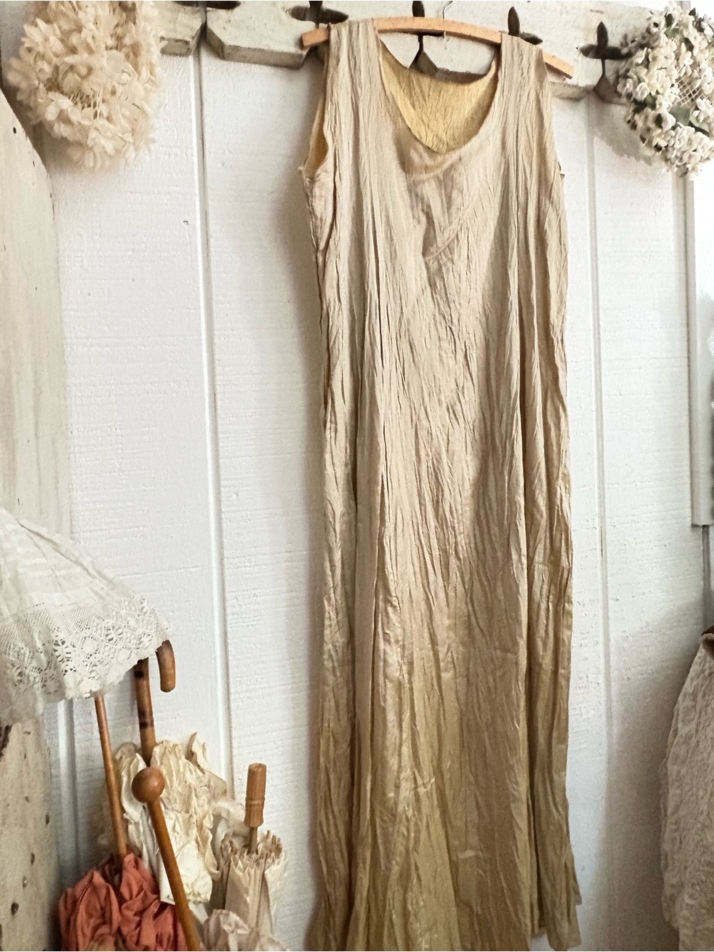 Vintage Gold Beige Crinkle Maxi Dress - M